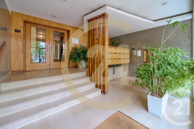 Appartement T4 à vendre - 4 pièces - 107.75 m2 - LYON - 69008 - RHONE-ALPES - Century 21 Hestia Ldi