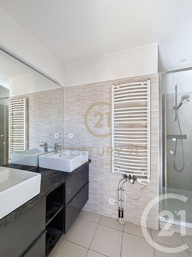 Appartement F3 à vendre - 3 pièces - 55.62 m2 - LYON - 69008 - RHONE-ALPES - Century 21 Hestia Ldi