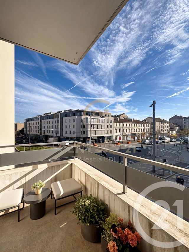 Appartement F3 à vendre - 3 pièces - 55.62 m2 - LYON - 69008 - RHONE-ALPES - Century 21 Hestia Ldi