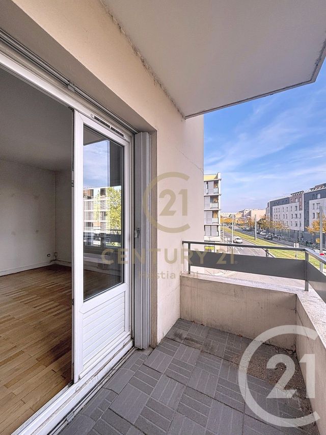 Appartement F3 à vendre - 3 pièces - 57.0 m2 - LYON - 69008 - RHONE-ALPES - Century 21 Hestia Ldi