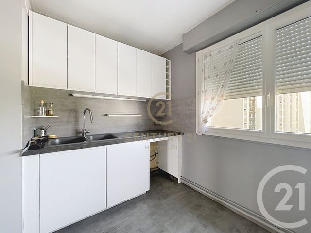 Appartement T5 à vendre - 4 pièces - 92.0 m2 - LYON - 69008 - RHONE-ALPES - Century 21 Hestia Ldi