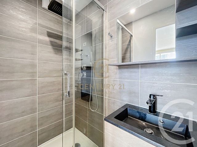 Appartement T5 à vendre - 4 pièces - 92.0 m2 - LYON - 69008 - RHONE-ALPES - Century 21 Hestia Ldi