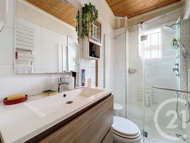 Afficher la photo en grand maison à vendre - 3 pièces - 52.0 m2 - LYON - 69008 - RHONE-ALPES - Century 21 Hestia Ldi