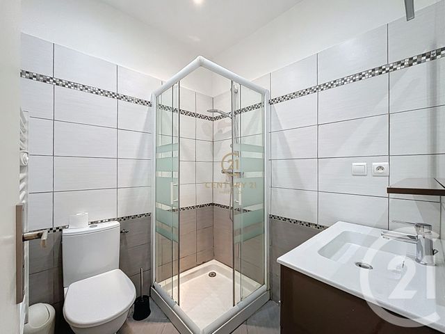 Afficher la photo en grand Appartement T2 à vendre - 2 pièces - 33.13 m2 - LYON - 69008 - RHONE-ALPES - Century 21 Hestia Ldi