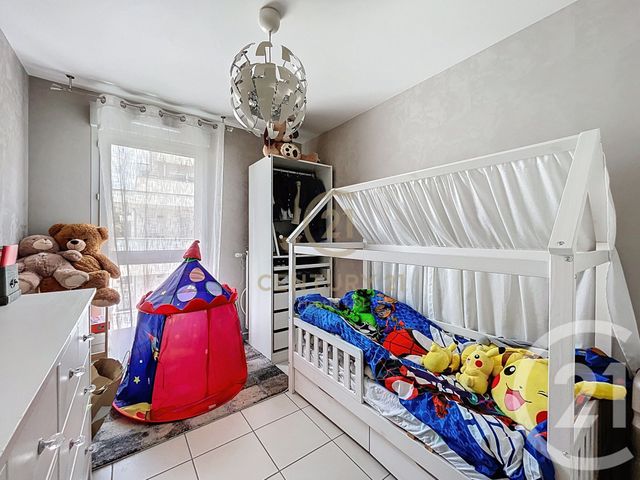 Afficher la photo en grand Appartement F3 à vendre - 3 pièces - 70.0 m2 - DECINES CHARPIEU - 69 - RHONE-ALPES - Century 21 Hestia Ldi