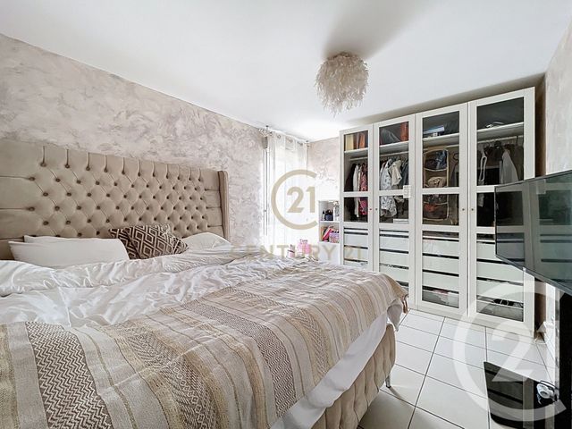 Afficher la photo en grand Appartement F3 à vendre - 3 pièces - 70.0 m2 - DECINES CHARPIEU - 69 - RHONE-ALPES - Century 21 Hestia Ldi