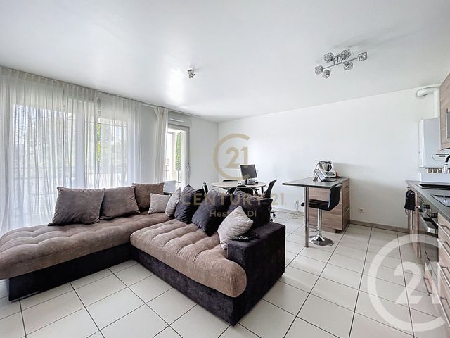 Afficher la photo en grand Appartement F3 à vendre - 3 pièces - 70.0 m2 - DECINES CHARPIEU - 69 - RHONE-ALPES - Century 21 Hestia Ldi