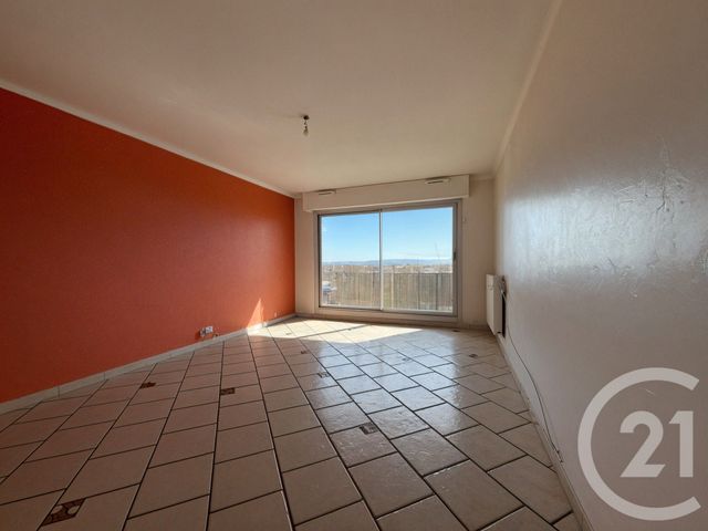 Appartement F5 à louer - 5 pièces - 97.43 m2 - VENISSIEUX - 69 - RHONE-ALPES - Century 21 Hestia Ldi