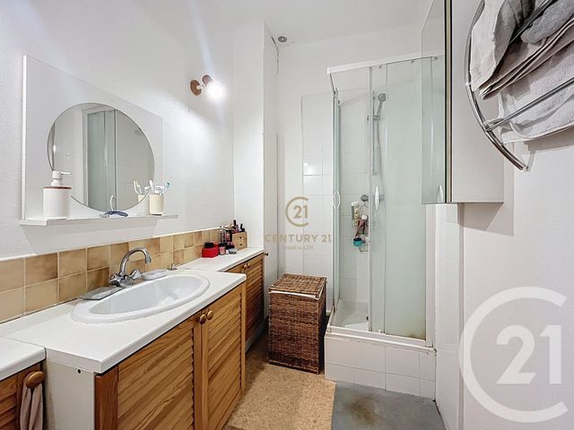 Appartement T2 à vendre - 2 pièces - 41.0 m2 - LYON - 69008 - RHONE-ALPES - Century 21 Hestia Ldi