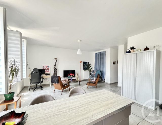 Appartement T3 à vendre - 3 pièces - 67.52 m2 - VILLEURBANNE - 69 - RHONE-ALPES - Century 21 Hestia Ldi