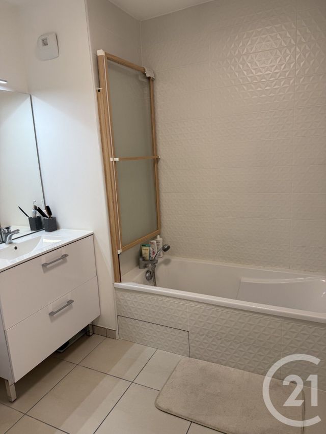 Appartement F3 à vendre - 3 pièces - 73.34 m2 - CALUIRE ET CUIRE - 69 - RHONE-ALPES - Century 21 Hestia Ldi