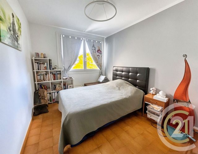 Appartement T3 à vendre - 3 pièces - 61.03 m2 - BRON - 69 - RHONE-ALPES - Century 21 Hestia Ldi