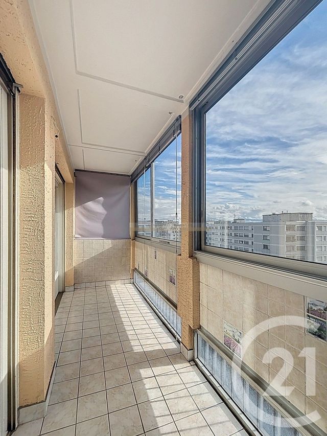 Afficher la photo en grand Appartement F4 à vendre - 4 pièces - 78.4 m2 - LYON - 69007 - RHONE-ALPES - Century 21 Hestia Ldi