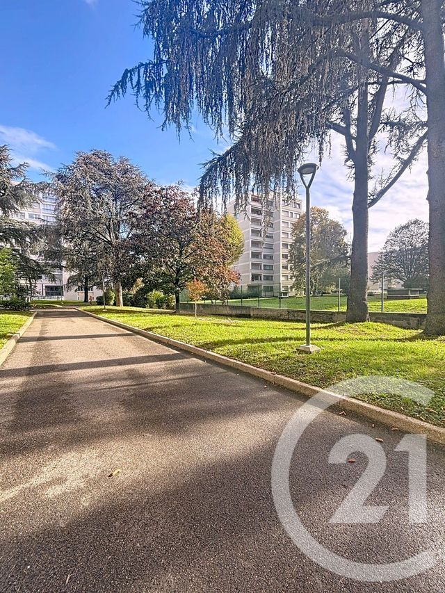 Afficher la photo en grand Appartement F4 à vendre - 4 pièces - 78.4 m2 - LYON - 69007 - RHONE-ALPES - Century 21 Hestia Ldi