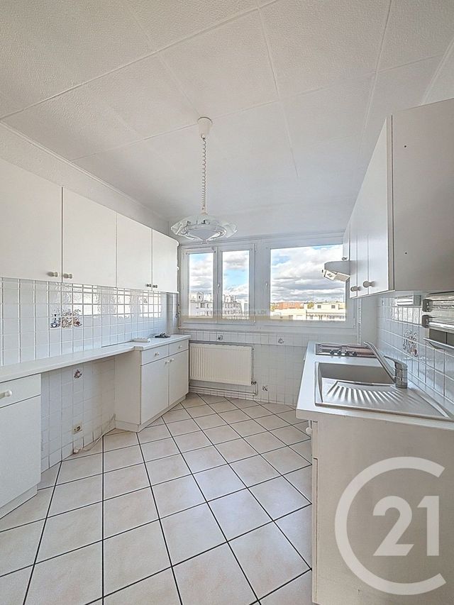 Afficher la photo en grand Appartement F4 à vendre - 4 pièces - 78.4 m2 - LYON - 69007 - RHONE-ALPES - Century 21 Hestia Ldi