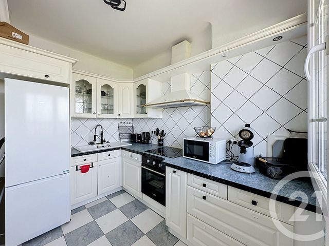 Appartement F5 à vendre - 5 pièces - 83.0 m2 - LYON - 69008 - RHONE-ALPES - Century 21 Hestia Ldi