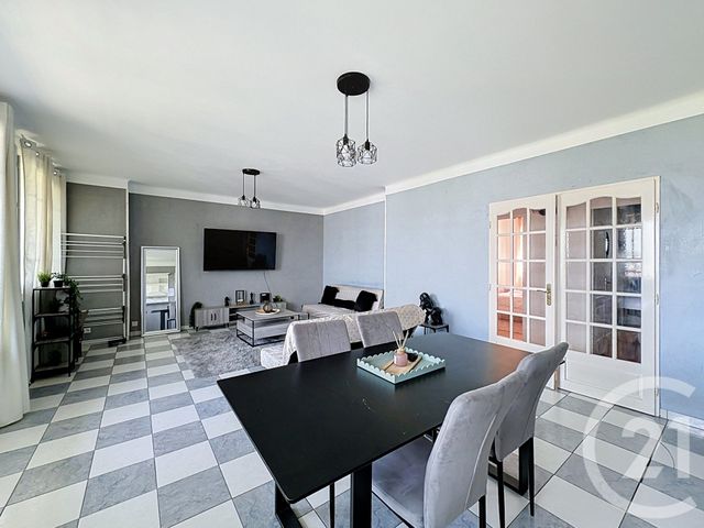 Appartement F5 à vendre - 5 pièces - 83.0 m2 - LYON - 69008 - RHONE-ALPES - Century 21 Hestia Ldi