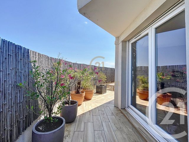 Afficher la photo en grand Appartement T5 à vendre - 4 pièces - 106.0 m2 - LYON - 69008 - RHONE-ALPES - Century 21 Hestia Ldi