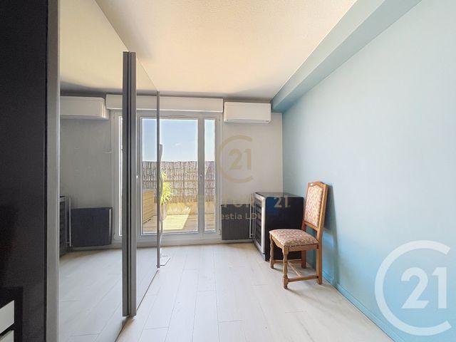 Afficher la photo en grand Appartement T5 à vendre - 4 pièces - 106.0 m2 - LYON - 69008 - RHONE-ALPES - Century 21 Hestia Ldi