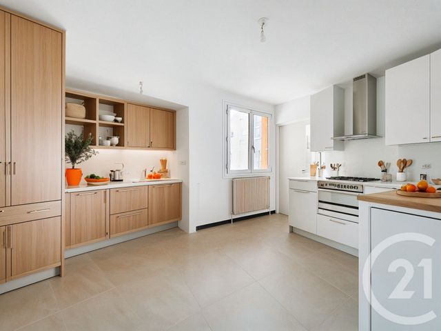 Appartement F5 à vendre - 5 pièces - 119.61 m2 - VILLEURBANNE - 69 - RHONE-ALPES - Century 21 Hestia Ldi