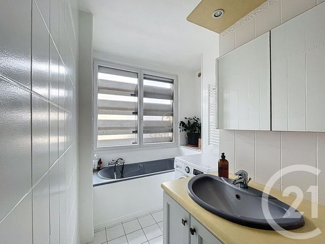 Appartement à vendre - 2 pièces - 48.0 m2 - LYON - 69008 - RHONE-ALPES - Century 21 Hestia Ldi