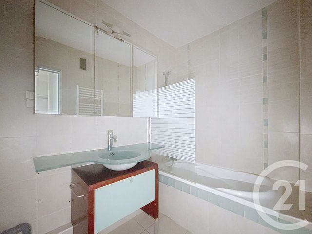 Appartement à vendre - 4 pièces - 78.41 m2 - DECINES CHARPIEU - 69 - RHONE-ALPES - Century 21 Hestia Ldi