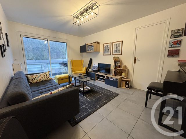 Appartement F3 à louer - 3 pièces - 63.28 m2 - STE FOY LES LYON - 69 - RHONE-ALPES - Century 21 Hestia Ldi