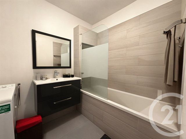 Appartement F3 à louer - 3 pièces - 63.28 m2 - STE FOY LES LYON - 69 - RHONE-ALPES - Century 21 Hestia Ldi