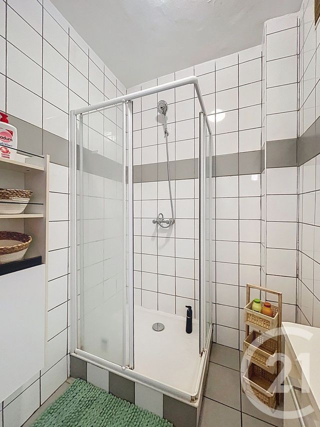 Appartement F2 à vendre - 2 pièces - 53.0 m2 - LYON - 69008 - RHONE-ALPES - Century 21 Hestia Ldi