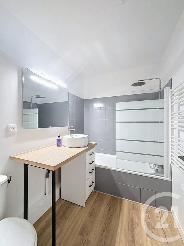 Appartement F2 à vendre - 2 pièces - 41.0 m2 - VAULX EN VELIN - 69 - RHONE-ALPES - Century 21 Hestia Ldi