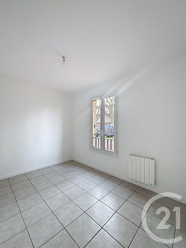 Appartement F2 à vendre - 2 pièces - 41.0 m2 - VAULX EN VELIN - 69 - RHONE-ALPES - Century 21 Hestia Ldi