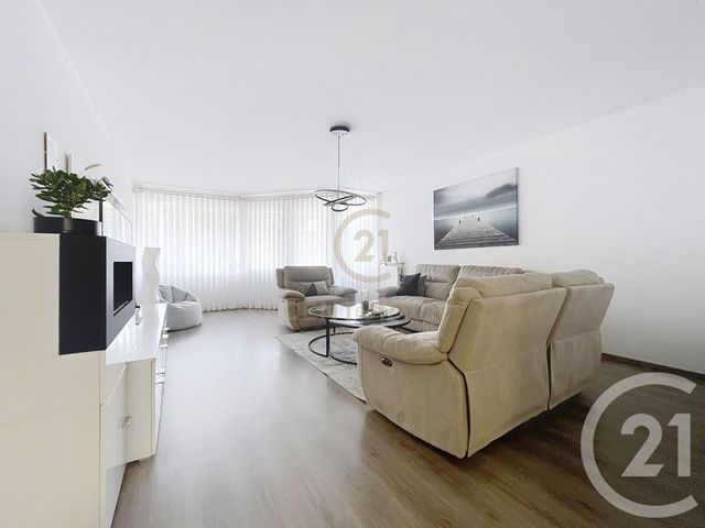 Appartement F3 à vendre - 3 pièces - 77.0 m2 - VAULX EN VELIN - 69 - RHONE-ALPES - Century 21 Hestia Ldi