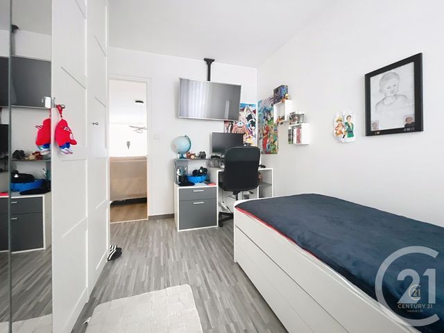 Appartement F3 à vendre - 3 pièces - 77.0 m2 - VAULX EN VELIN - 69 - RHONE-ALPES - Century 21 Hestia Ldi