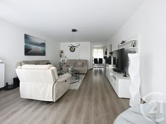 Appartement F3 à vendre - 3 pièces - 77.0 m2 - VAULX EN VELIN - 69 - RHONE-ALPES - Century 21 Hestia Ldi