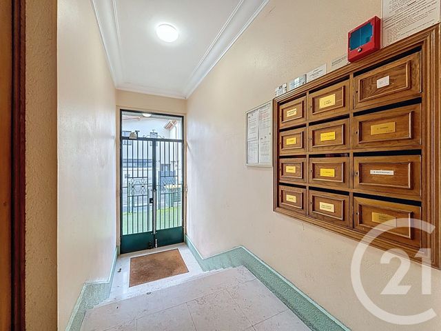 Appartement F2 à vendre - 2 pièces - 48.11 m2 - LYON - 69008 - RHONE-ALPES - Century 21 Hestia Ldi