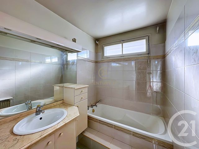 Appartement T3 à vendre - 3 pièces - 86.0 m2 - LYON - 69008 - RHONE-ALPES - Century 21 Hestia Ldi