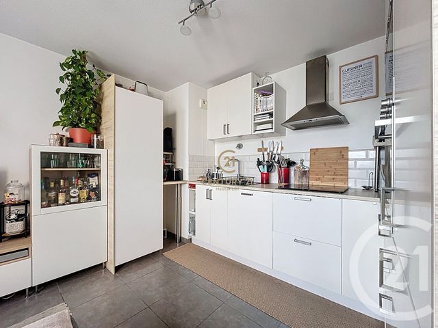 Appartement à vendre - 2 pièces - 42.0 m2 - ST PRIEST - 69 - RHONE-ALPES - Century 21 Hestia Ldi