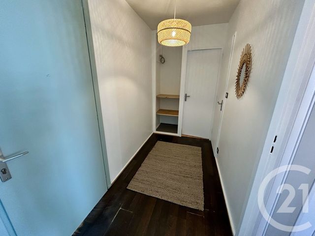 Appartement F2 à louer - 2 pièces - 54.06 m2 - BRON - 69 - RHONE-ALPES - Century 21 Hestia Ldi