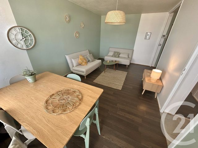 Appartement F2 à louer - 2 pièces - 54.06 m2 - BRON - 69 - RHONE-ALPES - Century 21 Hestia Ldi