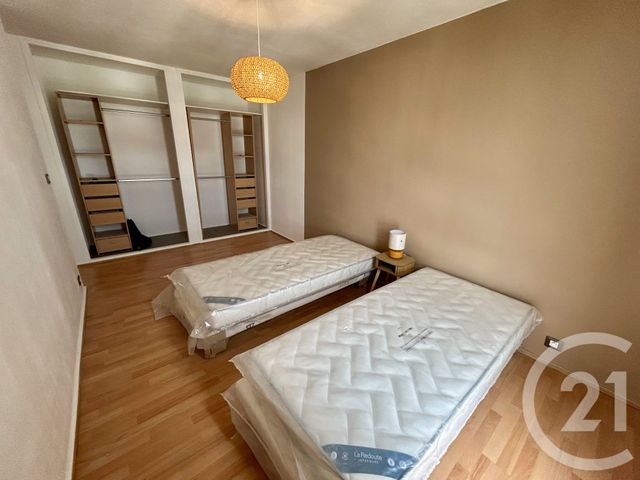 Appartement F2 à louer - 2 pièces - 54.06 m2 - BRON - 69 - RHONE-ALPES - Century 21 Hestia Ldi