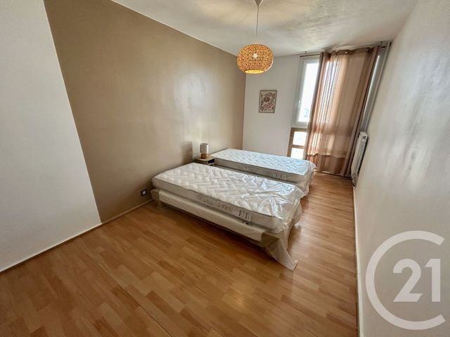 Appartement F2 à louer - 2 pièces - 54.06 m2 - BRON - 69 - RHONE-ALPES - Century 21 Hestia Ldi