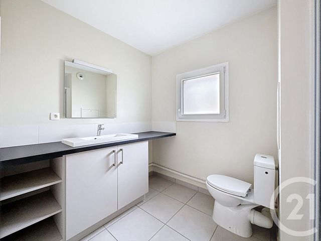 Appartement F3 à louer - 3 pièces - 60.61 m2 - LYON - 69008 - RHONE-ALPES - Century 21 Hestia Ldi