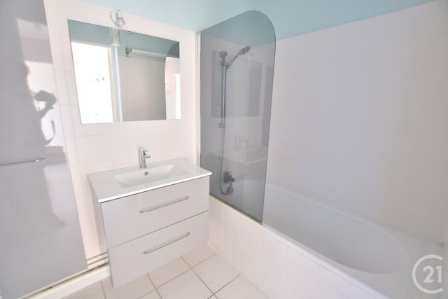 Appartement F2 à louer - 2 pièces - 47.02 m2 - LYON - 69008 - RHONE-ALPES - Century 21 Hestia Ldi