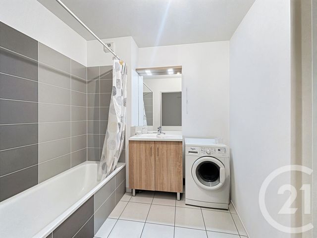 Appartement F3 à vendre - 3 pièces - 55.65 m2 - VENISSIEUX - 69 - RHONE-ALPES - Century 21 Hestia Ldi