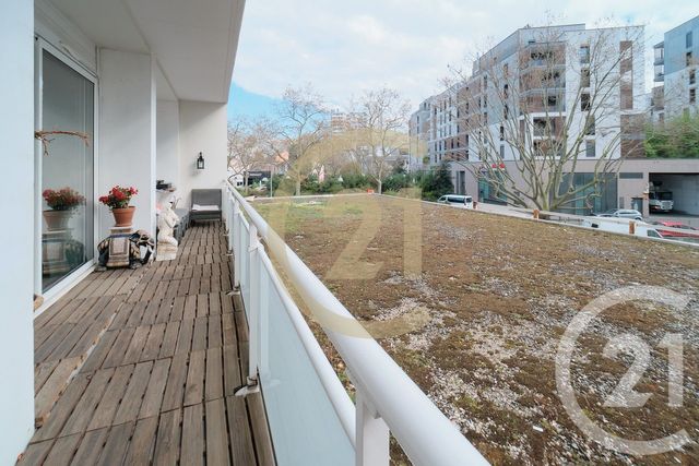Appartement T4 à vendre - 4 pièces - 97.81 m2 - LYON - 69008 - RHONE-ALPES - Century 21 Hestia Ldi
