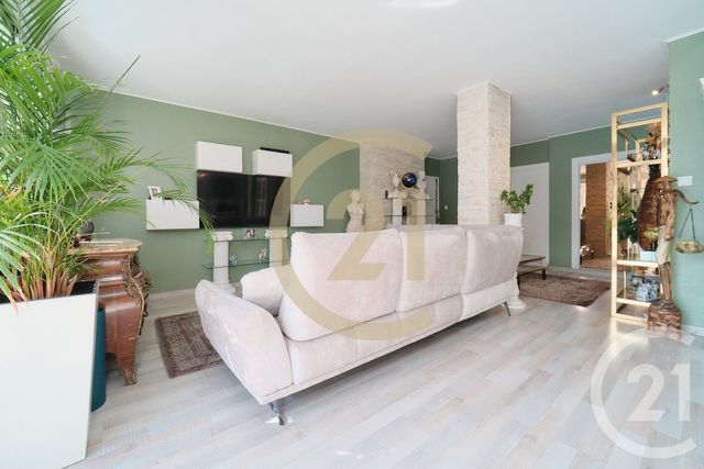 Appartement T4 à vendre - 4 pièces - 97.81 m2 - LYON - 69008 - RHONE-ALPES - Century 21 Hestia Ldi