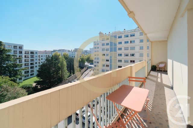 Appartement T3 à vendre - 3 pièces - 84.79 m2 - LYON - 69008 - RHONE-ALPES - Century 21 Hestia Ldi
