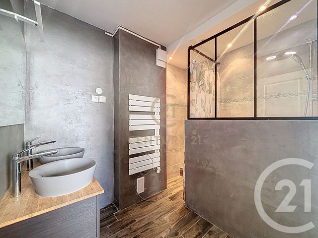 Appartement F4 à vendre - 4 pièces - 87.36 m2 - LYON - 69008 - RHONE-ALPES - Century 21 Hestia Ldi