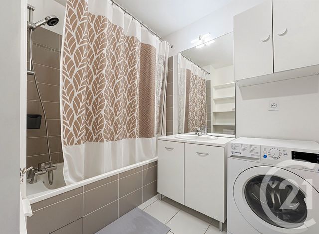 Appartement F3 à louer - 3 pièces - 56.53 m2 - VENISSIEUX - 69 - RHONE-ALPES - Century 21 Hestia Ldi