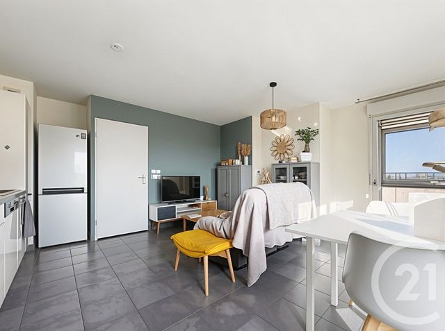 Appartement F3 à louer - 3 pièces - 56.53 m2 - VENISSIEUX - 69 - RHONE-ALPES - Century 21 Hestia Ldi